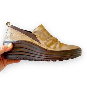 Bionica Gold‎ Metallic Leather Wedge Loafer Women Size 8 Comfort Slip Resistant